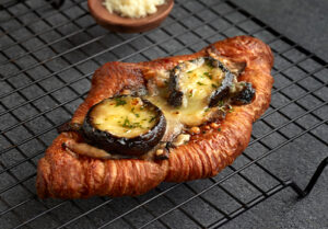 Four Mushroom Cheese Crozza – Paris Baguette Philippines