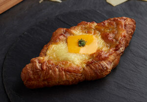 Tripple Cheese Ham Crozza – Paris Baguette Philippines